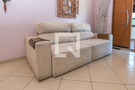 Sala - Sofa de casa à venda com 2 quartos, 95m² em Cordovil, Rio de Janeiro