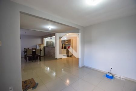 Sala de casa à venda com 2 quartos, 300m² em Engenheiro Leal, Rio de Janeiro