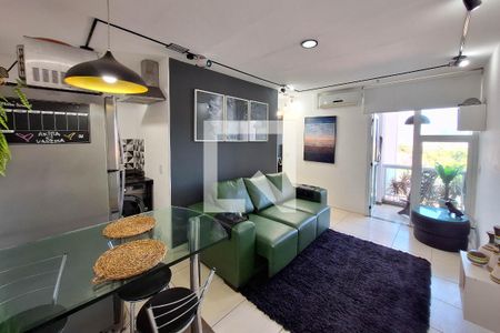 Sala de apartamento à venda com 1 quarto, 57m² em Camboinhas, Niterói