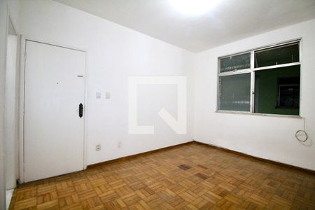 Sala de apartamento para alugar com 2 quartos, 72m² em Barbalho, Salvador