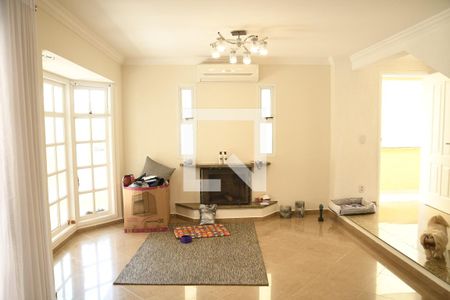 Sala de casa de condomínio para alugar com 4 quartos, 130m² em Jardim Barbacena, Cotia