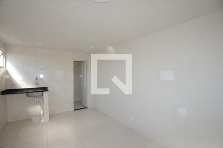 Sala/Quarto de kitnet/studio para alugar com 1 quarto, 26m² em Praça Seca, Rio de Janeiro