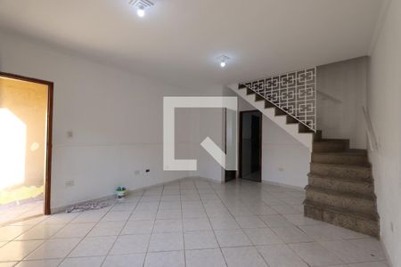 Sala de casa para alugar com 2 quartos, 98m² em Vila Ivone, São Paulo