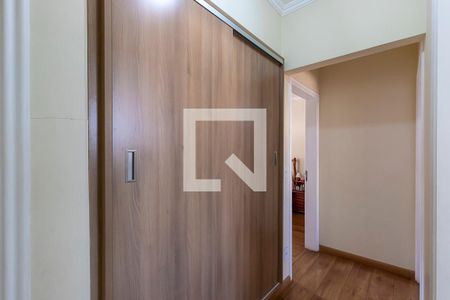 Hall dos quartos de apartamento à venda com 3 quartos, 103m² em Chácara da Barra, Campinas