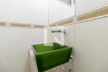 Lavabo de casa de condomínio para alugar com 3 quartos, 100m² em Cangaíba, São Paulo