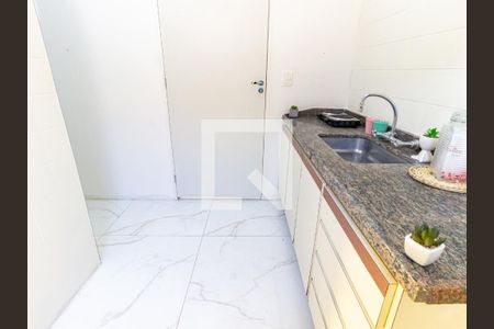 Cozinha de apartamento para alugar com 1 quarto, 20m² em Vila Libanesa, São Paulo