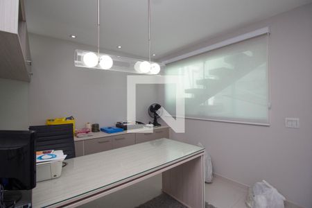 Casa à venda com 280m², 3 quartos e 4 vagas Casa à venda com 280m², 3 quartos e 4 vagasEscritório