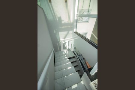 Casa à venda com 280m², 3 quartos e 4 vagas Casa à venda com 280m², 3 quartos e 4 vagasEscada