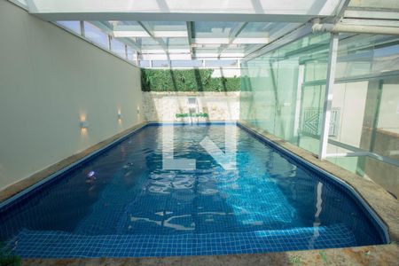 Casa à venda com 280m², 3 quartos e 4 vagas Casa à venda com 280m², 3 quartos e 4 vagasPiscina