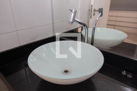 Casa à venda com 280m², 3 quartos e 4 vagas Casa à venda com 280m², 3 quartos e 4 vagasBanheiro da Suíte