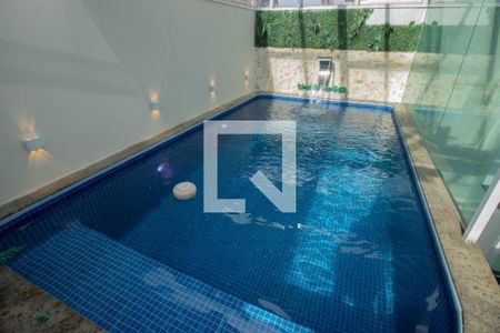 Casa à venda com 280m², 3 quartos e 4 vagas Casa à venda com 280m², 3 quartos e 4 vagasPiscina