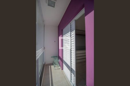 Casa à venda com 280m², 3 quartos e 4 vagas Casa à venda com 280m², 3 quartos e 4 vagasVaranda Quarto 3