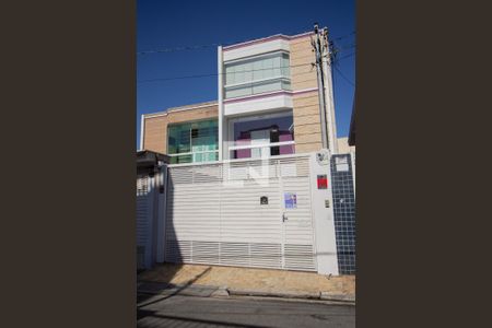 Casa à venda com 280m², 3 quartos e 4 vagas Casa à venda com 280m², 3 quartos e 4 vagasFachada