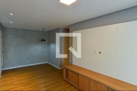 Sala de apartamento para alugar com 2 quartos, 68m² em Jardim Tupanci, Barueri