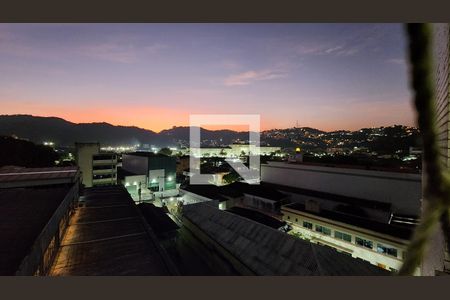 Vista da Sala de apartamento para alugar com 2 quartos, 100m² em Vila Mathias, Santos