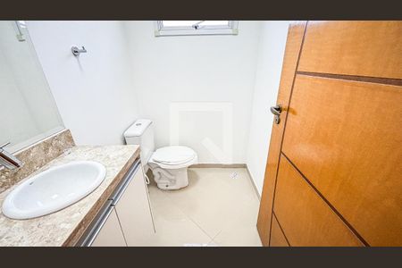 Lavabo de casa à venda com 2 quartos, 154m² em Vila Lucinda, Santo André