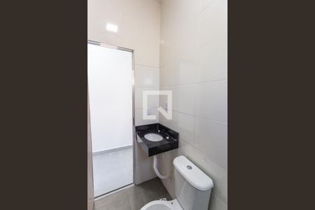 Banheiro Social de casa para alugar com 1 quarto, 25m² em União, Belo Horizonte