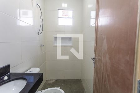 Banheiro Social de casa para alugar com 1 quarto, 25m² em União, Belo Horizonte