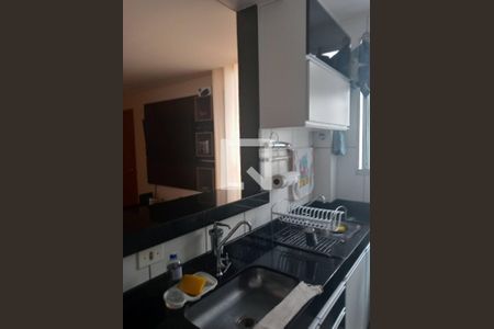 Cozinha de apartamento à venda com 2 quartos, 48m² em Califórnia, Contagem