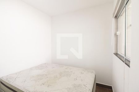 Quarto 2 de apartamento para alugar com 2 quartos, 42m² em Vila Antonina, São Paulo