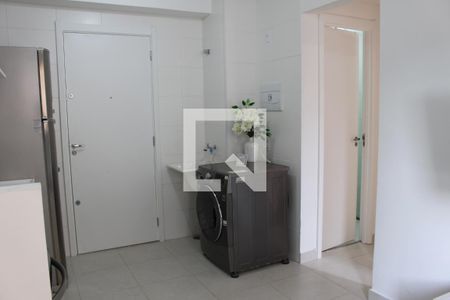 Sala / Cozinha de apartamento para alugar com 2 quartos, 33m² em Vila Ivone, São Paulo