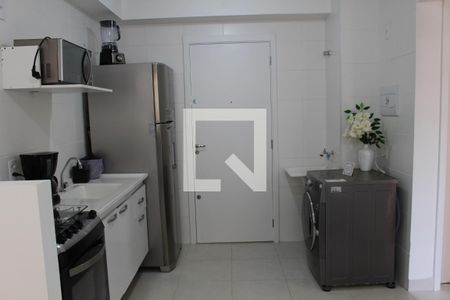 Sala / Cozinha de apartamento para alugar com 2 quartos, 33m² em Vila Ivone, São Paulo