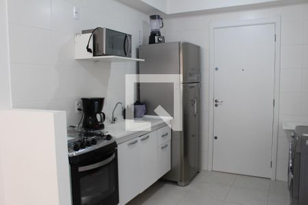 Sala / Cozinha de apartamento para alugar com 2 quartos, 33m² em Vila Ivone, São Paulo