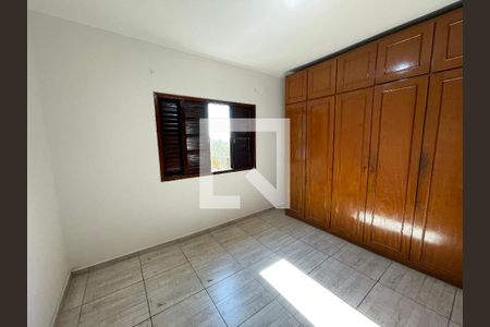 Quarto 2 de casa para alugar com 2 quartos, 90m² em Jardim das Vertentes, São Paulo