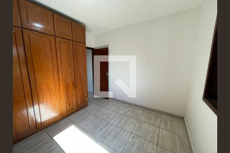 Quarto 2 de casa para alugar com 2 quartos, 90m² em Jardim das Vertentes, São Paulo