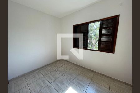 Quarto 2 de casa para alugar com 2 quartos, 90m² em Jardim das Vertentes, São Paulo