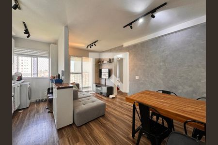 Sala de apartamento à venda com 2 quartos, 60m² em Vila Eldizia, Santo André