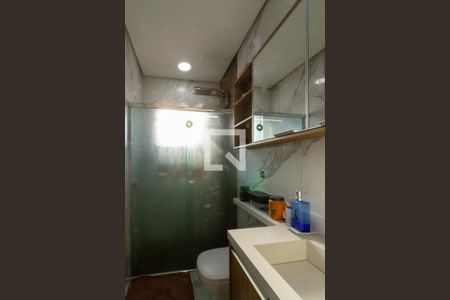 Banheiro de apartamento à venda com 2 quartos, 64m² em Jardim Cocaia, Guarulhos