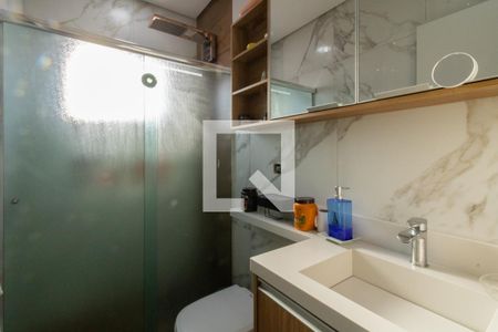 Banheiro de apartamento à venda com 2 quartos, 64m² em Jardim Cocaia, Guarulhos