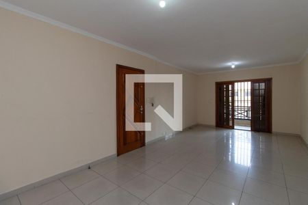 Casa à venda com 196m², 2 quartos e 2 vagasSala