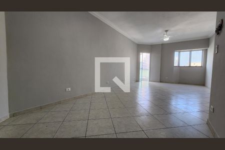 Sala de apartamento para alugar com 3 quartos, 130m² em Gonzaga, Santos