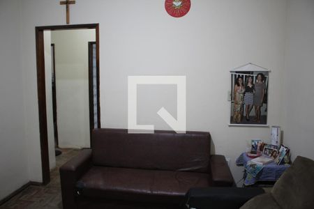 Sala de casa à venda com 3 quartos, 123m² em Califórnia, Belo Horizonte