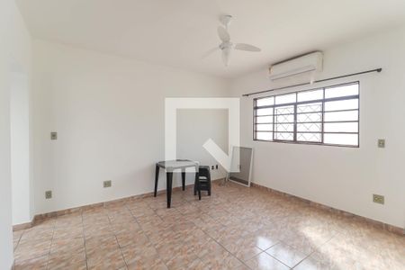 Sala de casa à venda com 3 quartos, 500m² em Tulipas, Jundiaí