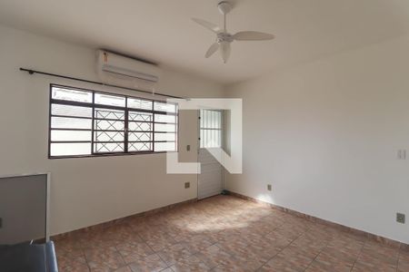 Sala de casa à venda com 3 quartos, 500m² em Tulipas, Jundiaí