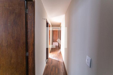 Corredor de apartamento à venda com 4 quartos, 150m² em Lourdes, Belo Horizonte