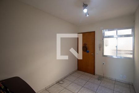 Sala de apartamento para alugar com 2 quartos, 44m² em Conjunto Residencial José Bonifácio, São Paulo