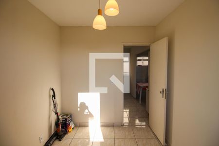 Quarto 1 de apartamento para alugar com 2 quartos, 44m² em Conjunto Residencial José Bonifácio, São Paulo