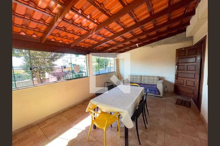 varanda do quarto de casa à venda com 2 quartos, 180m² em Califórnia, Belo Horizonte