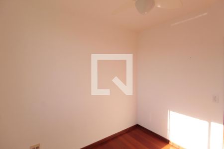 Quarto 1 de apartamento para alugar com 3 quartos, 80m² em Heliópolis, Belo Horizonte