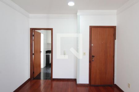 Sala de apartamento para alugar com 3 quartos, 80m² em Heliópolis, Belo Horizonte