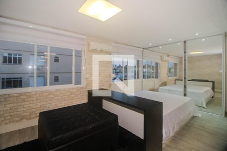 Suíte de kitnet/studio à venda com 1 quarto, 70m² em Passo da Areia, Porto Alegre