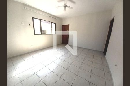 Sala de apartamento para alugar com 3 quartos, 100m² em Parque São Vicente, São Vicente