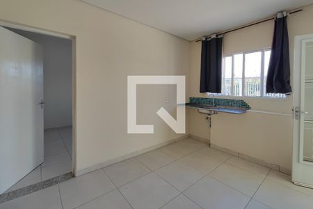 Sala - Cozinha de casa para alugar com 1 quarto, 40m² em Vila Carminha, Campinas