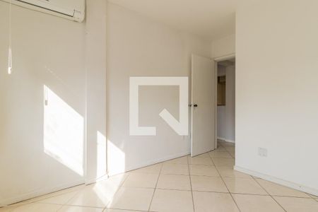 Dormitório 01 de apartamento para alugar com 2 quartos, 70m² em Independência, Porto Alegre