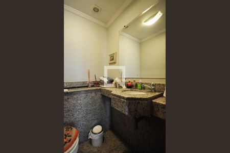 Lavabo de apartamento à venda com 4 quartos, 176m² em Vila Suzana, São Paulo