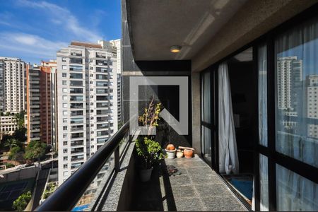 Varanda Sala de apartamento à venda com 4 quartos, 176m² em Vila Suzana, São Paulo